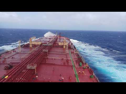 Super Tanker (VLCC) DWT 314.000 tons, high wave in south china sea