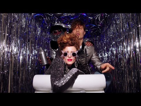3 Hos - Kiesza & Chris Malinchak (Presenting Malinkiesza)