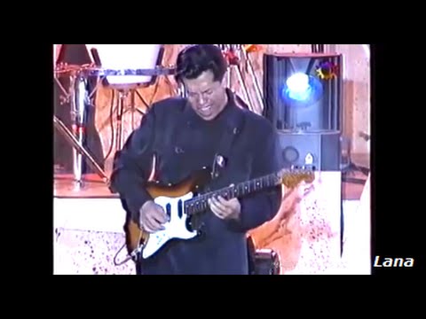 Kiko Cibrian. Amazing improvisational solo Besame Mucho