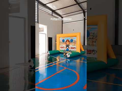 Escola Objetivo em Rincão: Montando Brinquedos Infláveis!