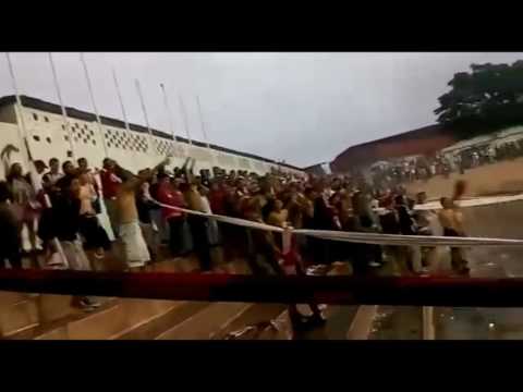 "De Estudiantes yo nací" Barra: Infierno Akademico &bull; Club: Estudiantes de Mérida