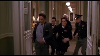 Mamma ho riperso l’aereo scena mitra