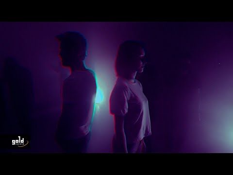 THE CARBONFOOLS – Szobadiszkó (feat. Charga) | Official Music Video