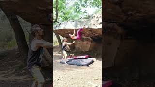 Video thumbnail of Rince-Doigts, 7a. Fontainebleau