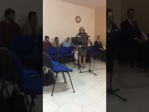 Larisa Lungu slujeste in Biserica din Salerno/Italia