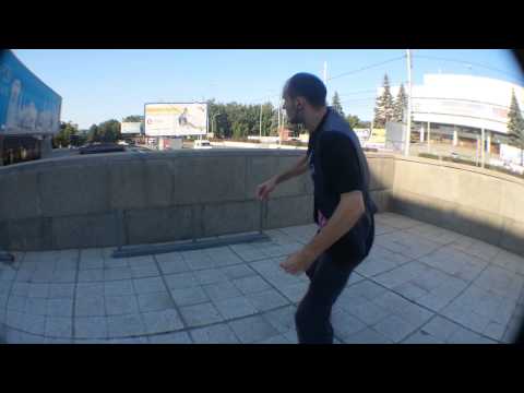 Akira popping in the street