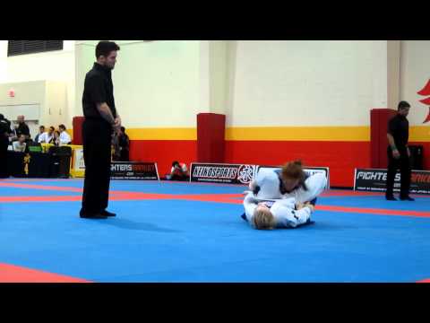 Lora Hallock (Paragon) vs. Erin Herle (Alliance) - 2013 IBJJF Houston International Open