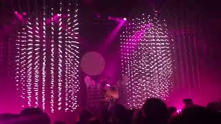 Purity Ring - Flood on the Floor (Live @ Riviera Theatre Chicago October 2016)