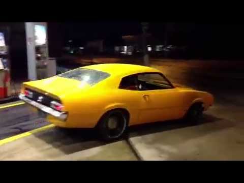 Dodge e Maverick saindo do posto V8, fritanto, power  Pony & Muscle Car Auto Clube Brasil