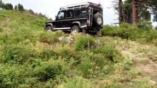 preview picture of video 'Land Rover Defender 110 Corsica Corse 2013 Ghisoni Vezzani'