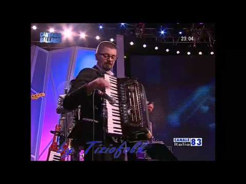 LA SFIDA DEI SAX polka eseguita nel 2012 dall'orchestra IL GRANDE EVENTO allo show BALLANDO CANTANDO