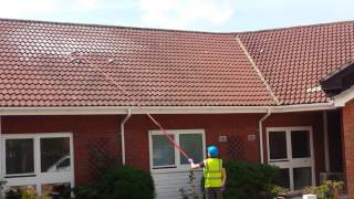 preview picture of video 'Roof Cleaning Softwash Horley (www.purple-rhino.co.uk)'