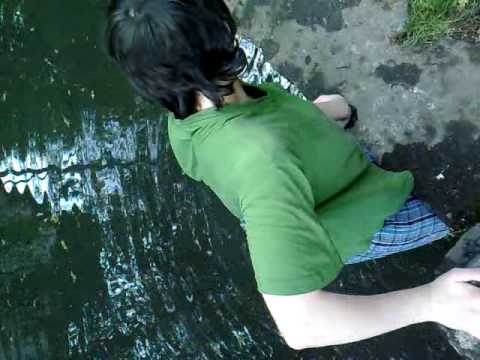 voll Ins Wasser geklatscht