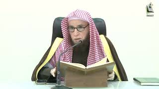 صورة ‏سورة الحج هي من أواخر ما نزل بمكة وأوائل ما نزل بالمدينة فبماذا افتتحها الله؟ متى يبدأ اليوم الآخر؟