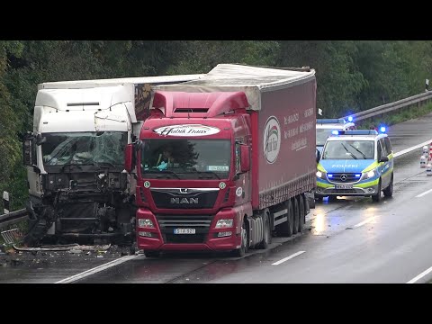 LKW fährt auf LKW an Stauende - 2 Verletzte auf A61 vor AK Meckenheim Richtung Koblenz am 13.10.22