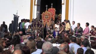 preview picture of video 'La Santa de Bonares. 22-10-2011. Salida de misa.'