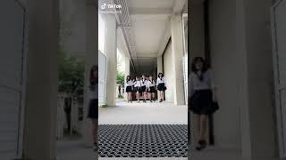 スカートが・・・