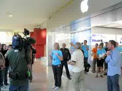 Apple Store WEM Grand Opening