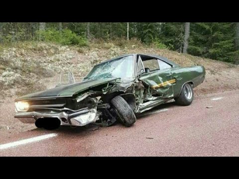 MUSCLE CARS CRASH COMPILATION #1 🚗
