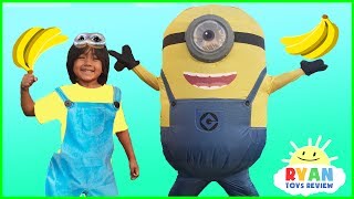 GIANT MINION IN REAL LIFE VISITS Ryan ToysReview