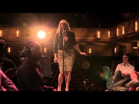 Snarky Puppy feat. Lucy Woodward - Too Hot To Last (Family Dinner - Volume One)