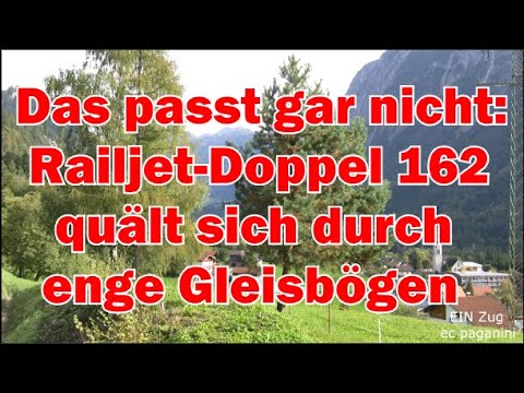 Das passt gar nicht zusammen: Doppel- Railjet 162 'quält' sich durch enge Gleisbögen in Innerbraz