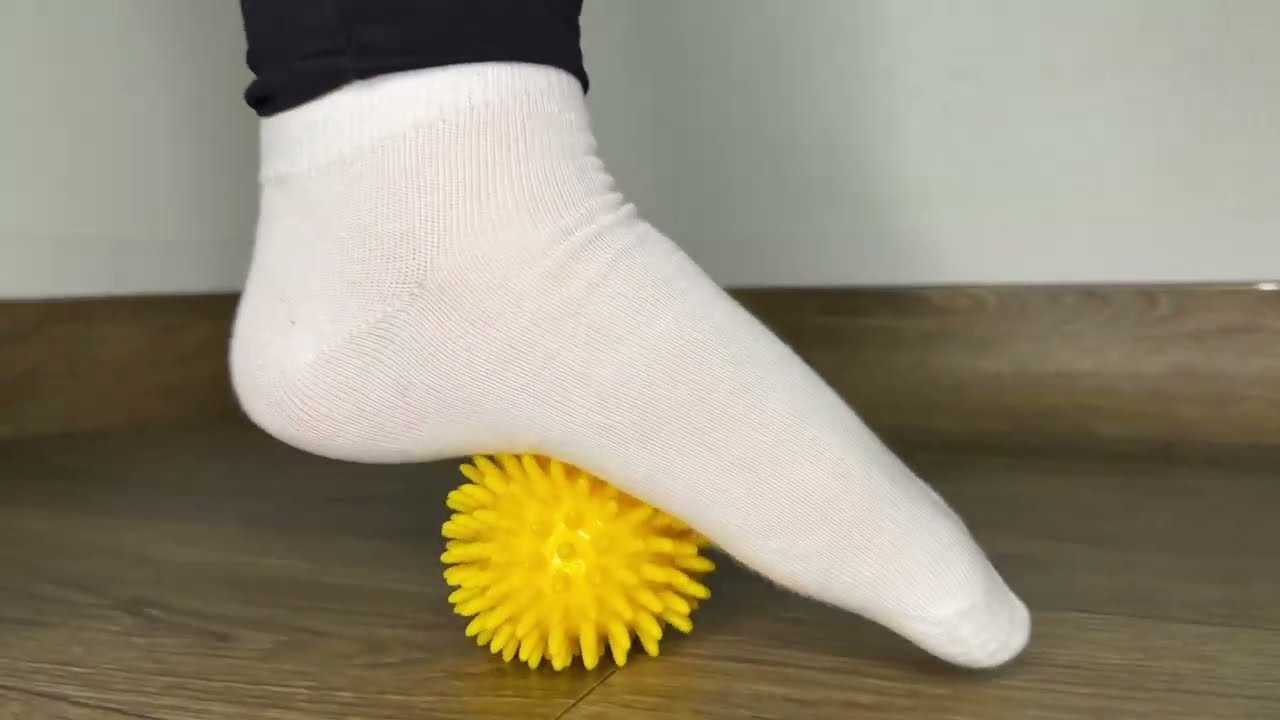 М'яч голчастий Azuni ASA062 (8 см)