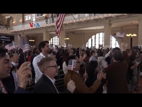 VOA - JUTAAN WARGA BARU AMERIKA HASIL NATURILISASI IKUT TENTUKAN HASIL PILPRES