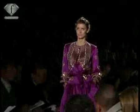 fashiontv | FTV.com - OSCAR DE LA RENTA FW 2005/2006