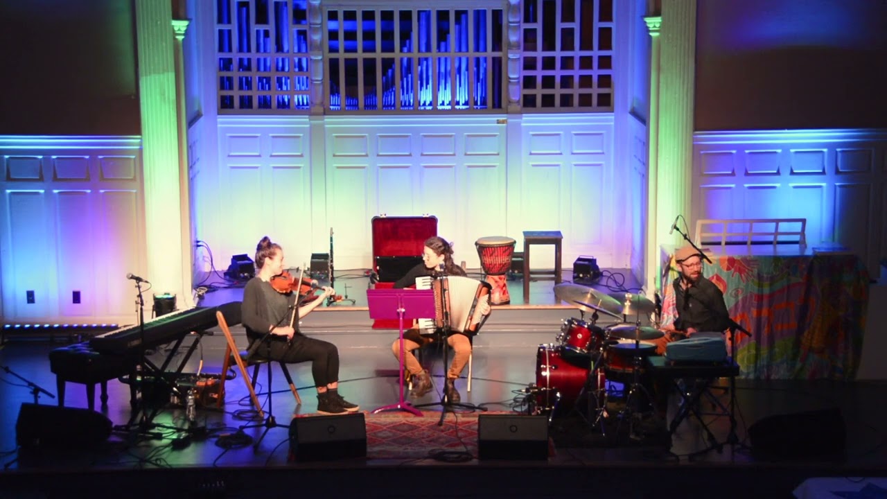 Promotional video thumbnail 2 for A Glezele Tey - Klezmer Band