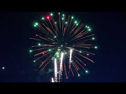 1.3G FIREWORKS: 25S 2.5" MULTI-COLOR WILLOW WITH TAIL DP23E162