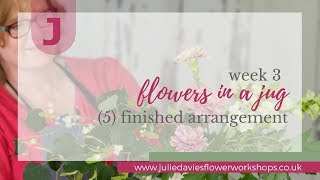 Arranging your flowers in a country-style jug – the finished arrangement (Video 6/6)