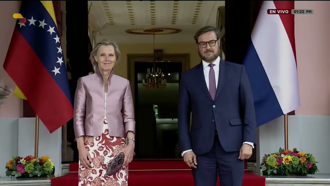 Delcy Rodríguez recibe credenciales de nueva embajadora de Países Bajos