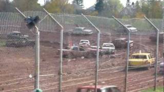 preview picture of video 'Proctor Speedway Enduro Race, 2011 Season Finale'
