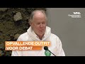 D66-Kamerlid trekt opvallend pak aan tijdens debat: 'Meneer Van Meenen staat in zijn pyjama'