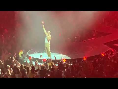 Imagine Dragons live at the Miami FTX Arena￼ “Radioactive”