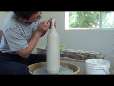 76.Trimming a Tall Skinny Porcelain Vase / Bottle with Hsin-Chuen Lin