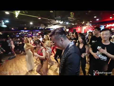 Bachata Basic Step with Korke & Judith - Korke & Judith Sensual Bachata Workshop in Bonita