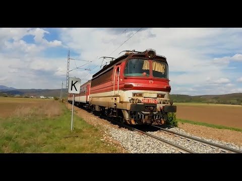 Osobný vlak smer Zvolen osobná stanica na čele s 240 092-7.