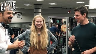 Go Behind the Scenes of Jack Reacher: Never Go Back (2016) video