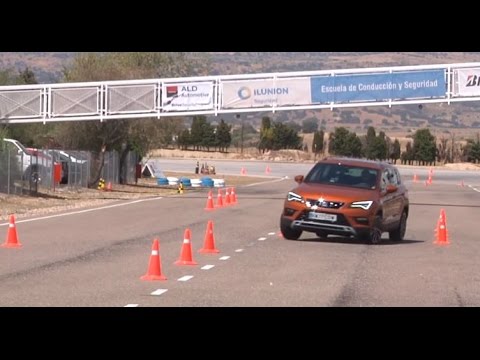 SEAT Ateca 2.0 TDI 190 CV Maniobra de esquiva (moose test) y eslalon | km77.com
