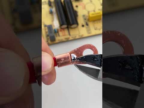 Почему маломощный паяльник не справляется? Сравнение при пайке клеммы 🔥