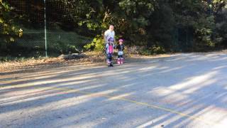 Natalia en patines un poco mas rapido