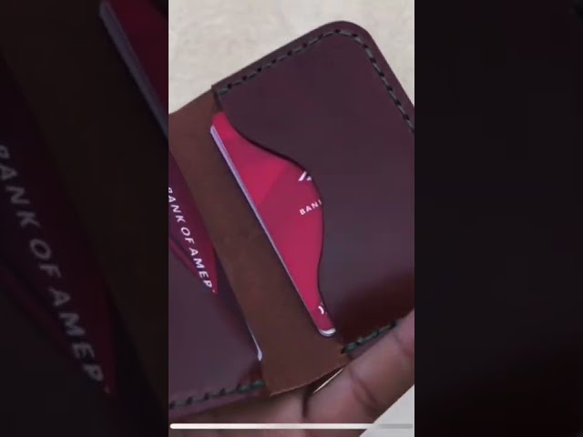 Vídeo relacionado con Star Wars Concept One Cartera, Cartera Plegable Delgada con Funda Decorativa de estaño, Verde, Talla única, Cartera Grogu, Cartera Plegable Delgada The Mandalorian con Estuche