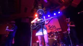 Nikki Lane   Love is on fire   Sala el Sol  03 06 17