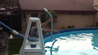 Mom siphoning pool water 101