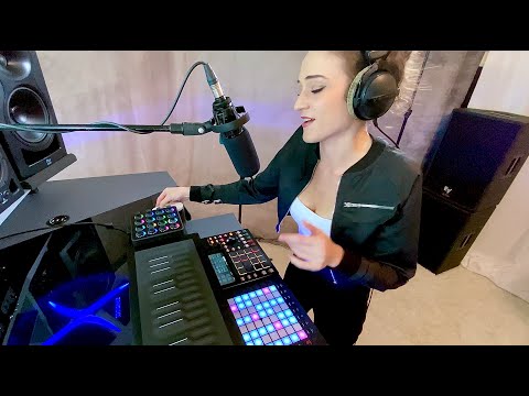 No Where Left to Hide- Neon Vines (Live from her Studio)