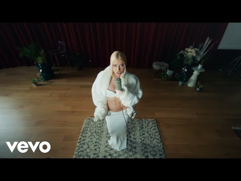 Alice Chater - Bed of Lies (Acoustic Live Performance)