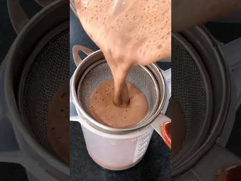 Making coffee chocolate panna cotta