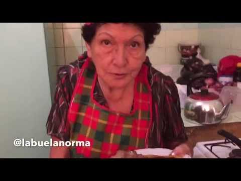 La abuela Norma con ajos y cebollas- Bistec apanado!